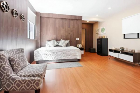503 Walk the City Center 1Bdrm 1 bath AC Rooftop